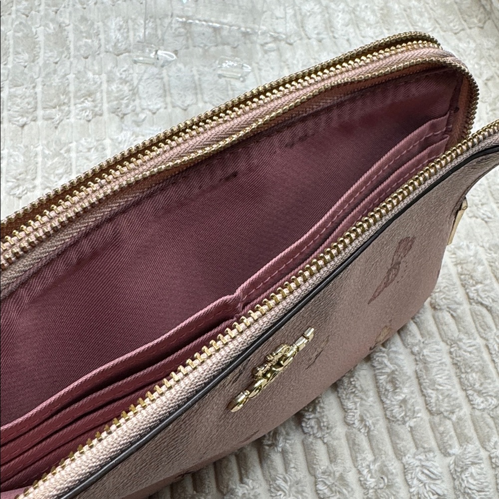 ❌SOLD❌Coach Butterfly Double Zip Wristlet - Picture 10 of 10